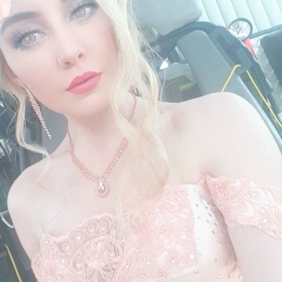 Meet your Posher, Kianna - Picture 1 of 1